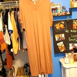 Brown/tan maxi dress HAS POCKETS